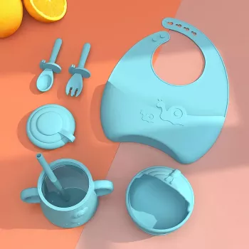 5-Piece Silicone Baby Feeding Set: Less Mess, More Skills